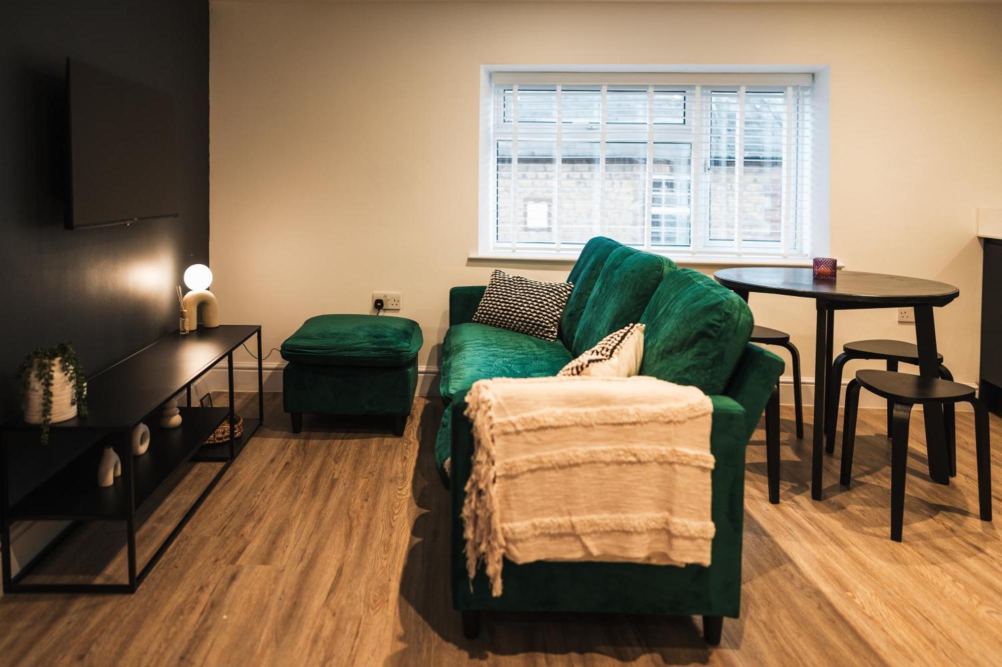 Feature Stone, Stunning Apartment, 2 X King Beds And Single, Sleeps 5 Castle Cary Zewnętrze zdjęcie