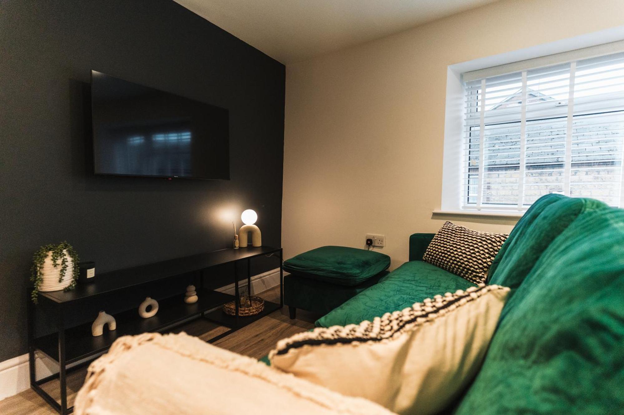 Feature Stone, Stunning Apartment, 2 X King Beds And Single, Sleeps 5 Castle Cary Zewnętrze zdjęcie