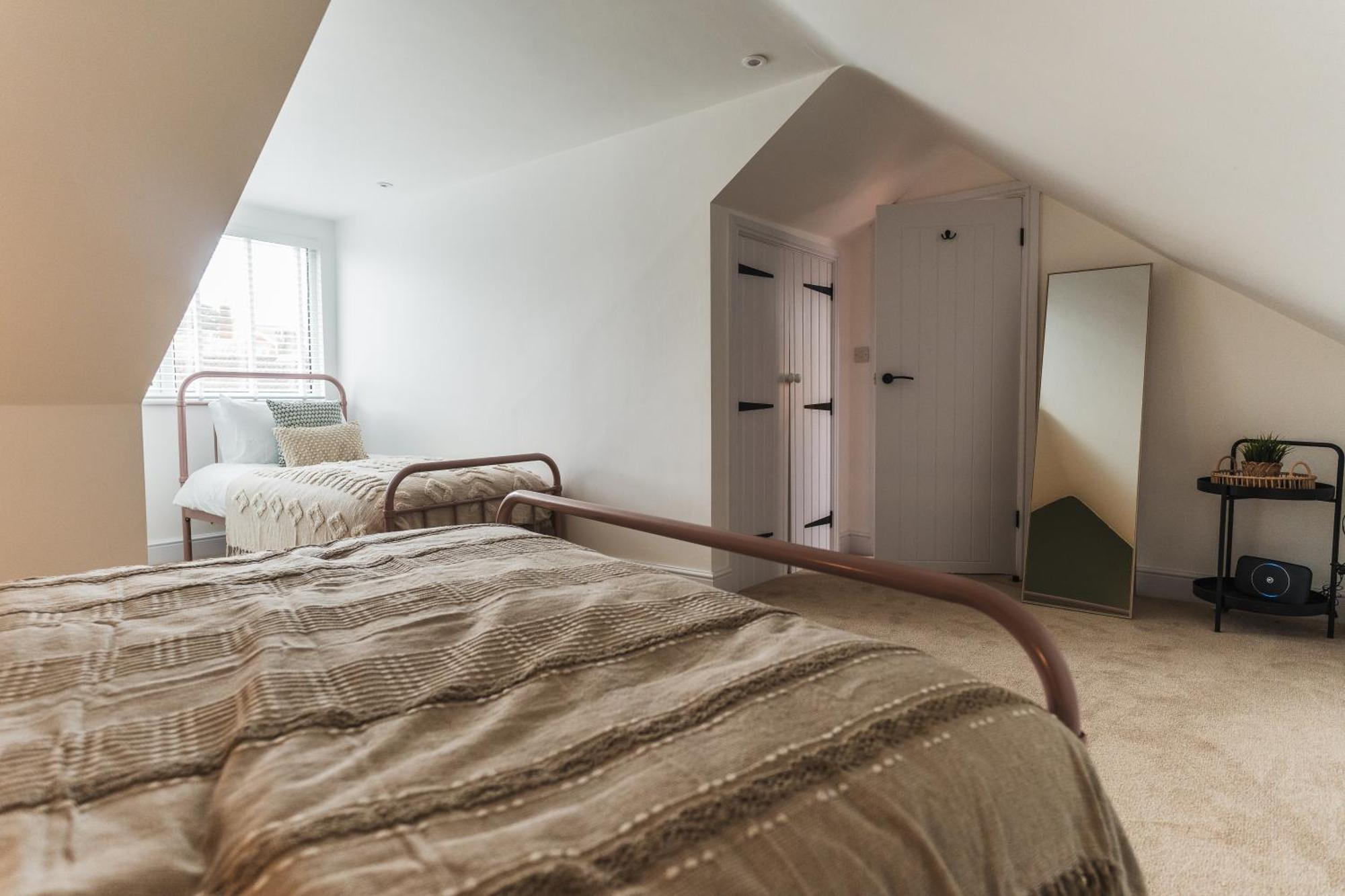 Feature Stone, Stunning Apartment, 2 X King Beds And Single, Sleeps 5 Castle Cary Zewnętrze zdjęcie