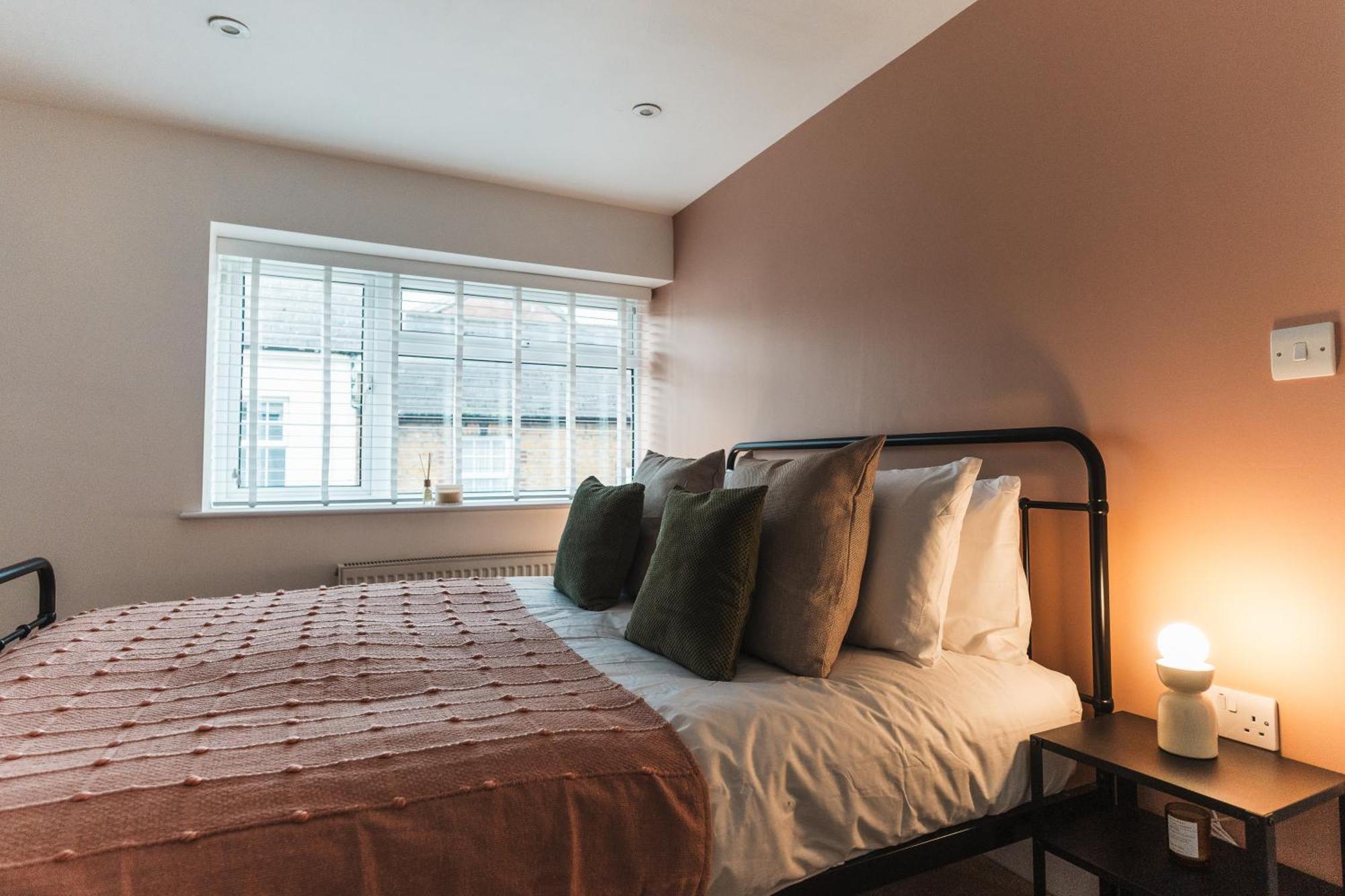 Feature Stone, Stunning Apartment, 2 X King Beds And Single, Sleeps 5 Castle Cary Zewnętrze zdjęcie