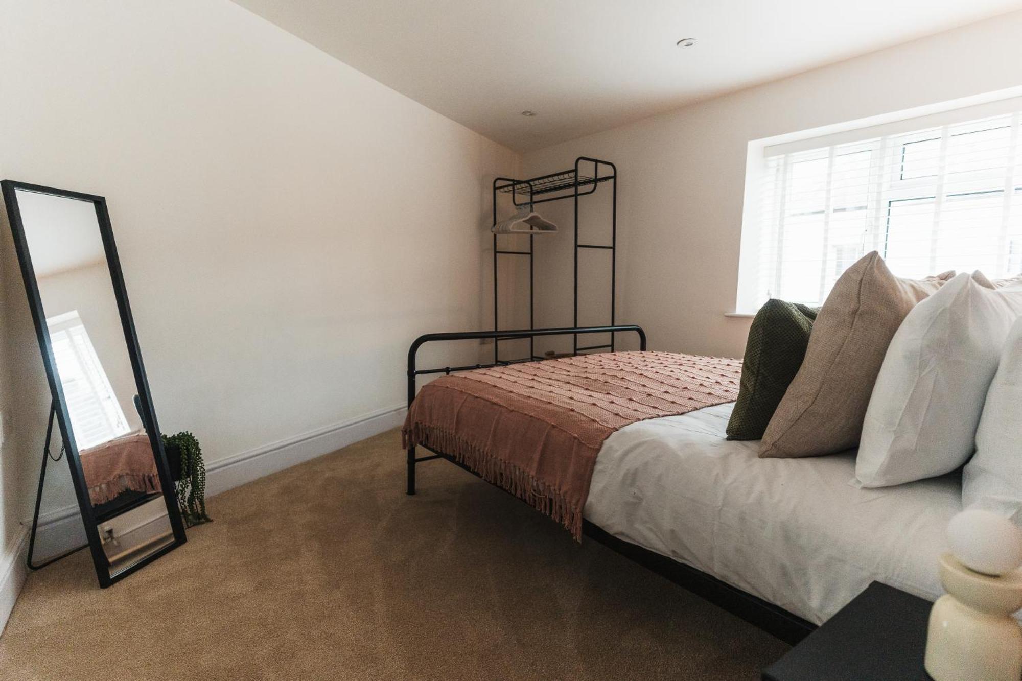Feature Stone, Stunning Apartment, 2 X King Beds And Single, Sleeps 5 Castle Cary Zewnętrze zdjęcie