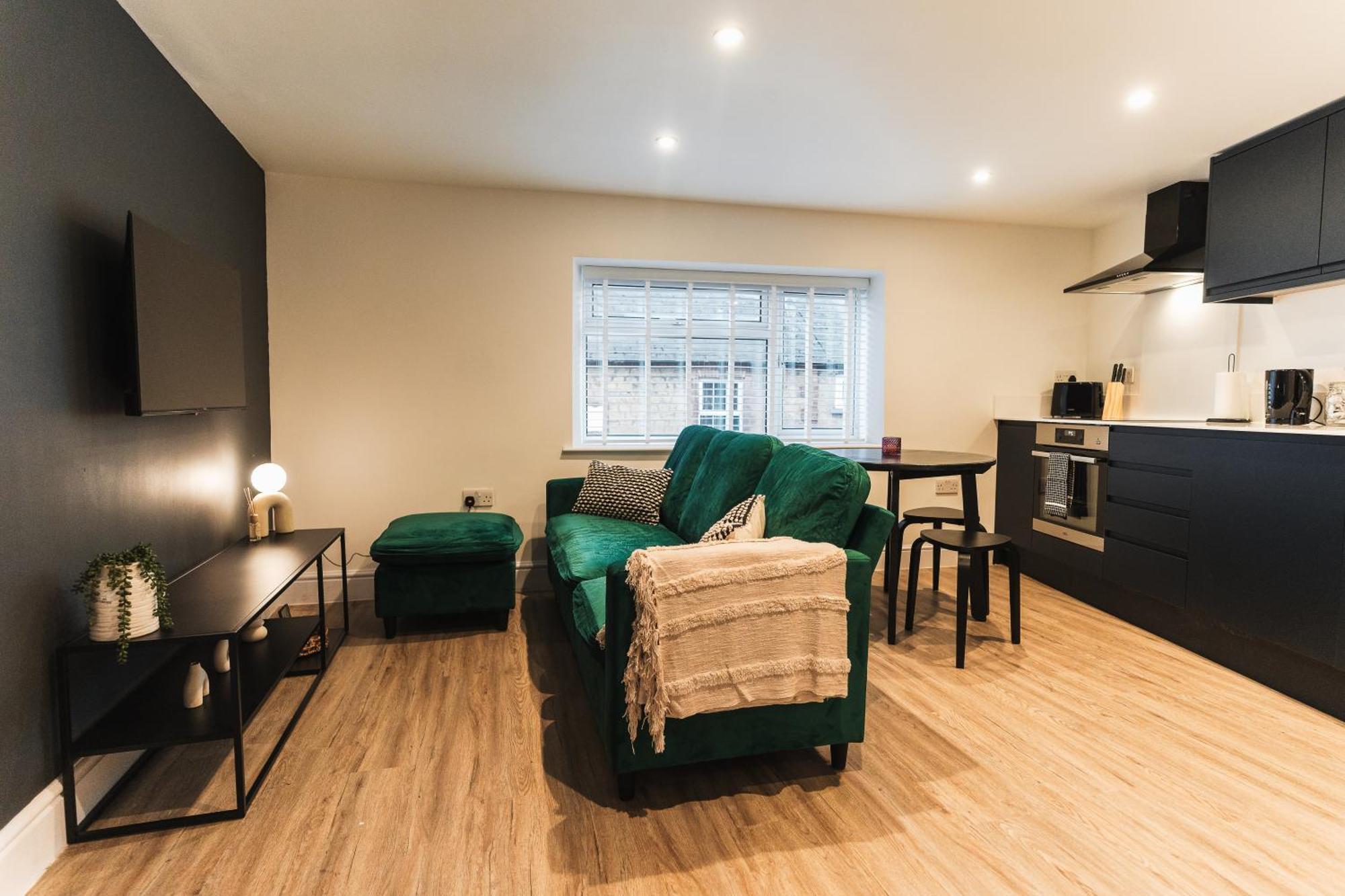 Feature Stone, Stunning Apartment, 2 X King Beds And Single, Sleeps 5 Castle Cary Zewnętrze zdjęcie